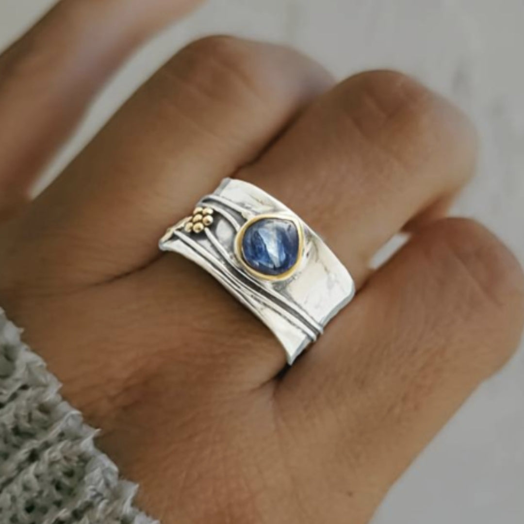 Anillo Vintage con Cristal Azul en Plata