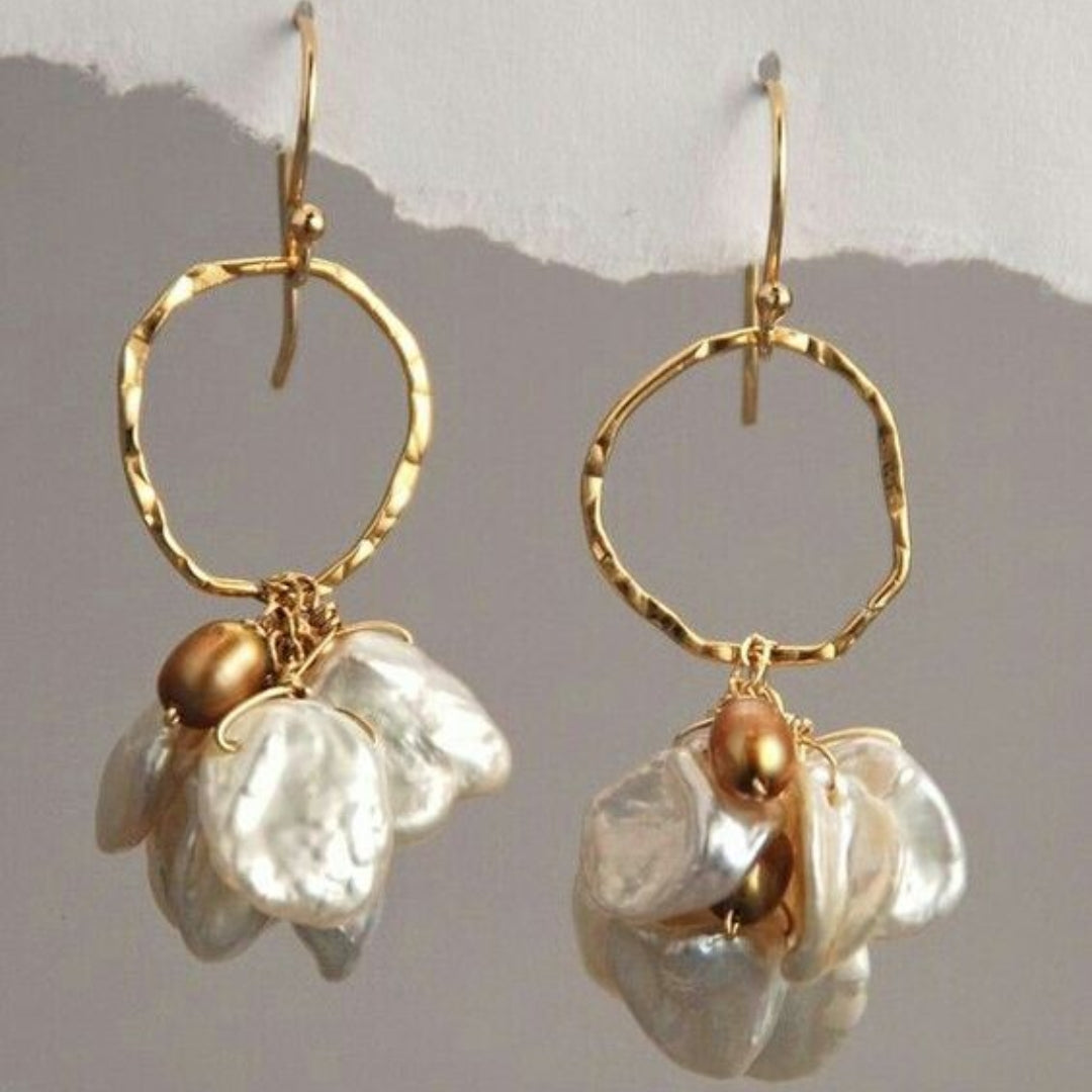 Aretes Blancos en Oro Vintage