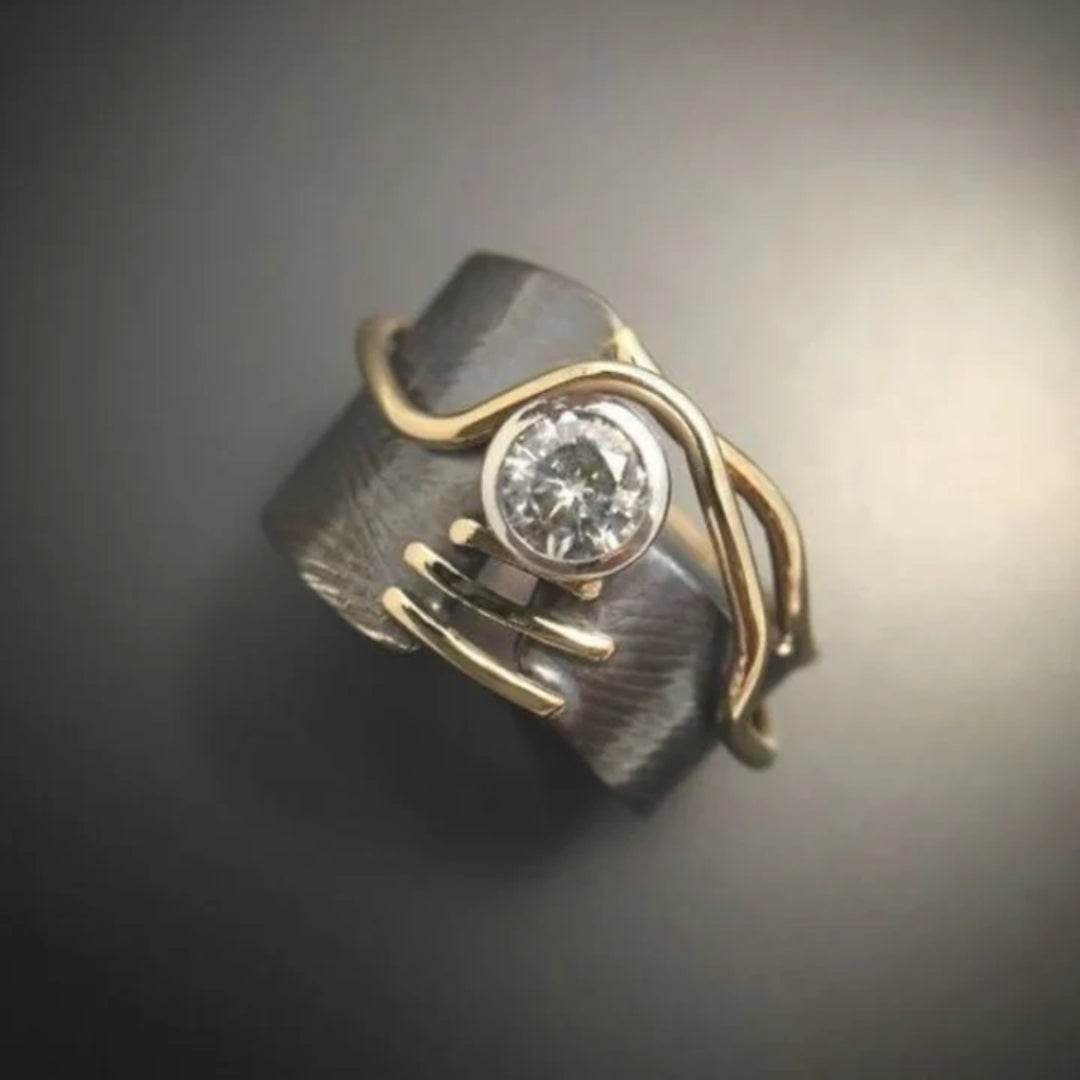 Anillo Oscuro Vintage con Circonitas