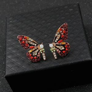 Aretes Mariposas Edición Limitada con Circonitas Incrustadas