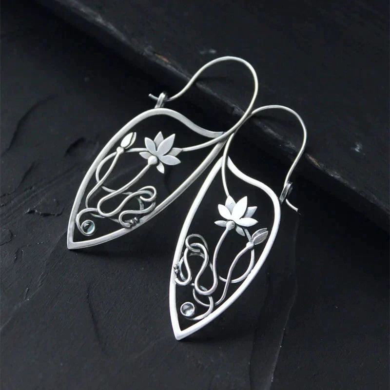 Aretes Flor de Loto en Plata de Ley