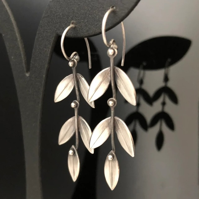 Aretes Vintage de Hojas Caídas en Plata