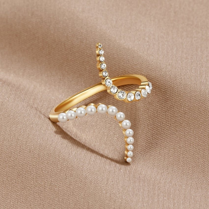 Elegante Anillo de Perlas Circonitas