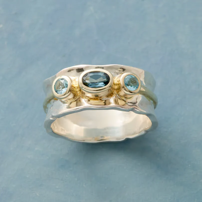 Anillo Cristal Azul Incrustado en Plata Vintage