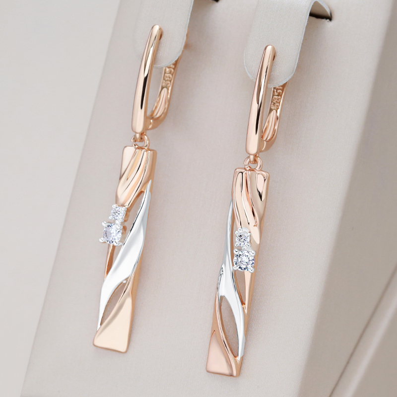 Elegantes Aretes Rectangulares con Cristales en Oro